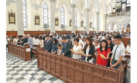 主教座堂慶祝教育日 區內天主教學校參禮封面