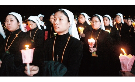 梵蒂岡代表團訪越南討論使節與主教任命封面
