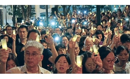 教區八月廿三日奉獻彌撒 請信眾週五祈禱克己 為香港祈福封面