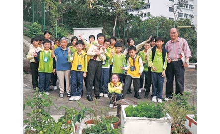 【愛火燃燒校牧心】小孩子多願意學習祈禱及接受信仰 封面