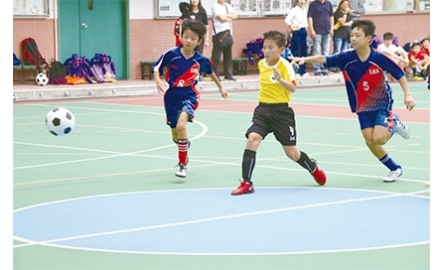 明愛元朗陳震夏中學 元朗區小學六人足球賽封面