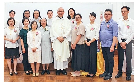 嘉諾撒在俗成員許諾封面
