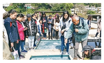 聖羅撒書院舉辦 中二中三周年退省封面